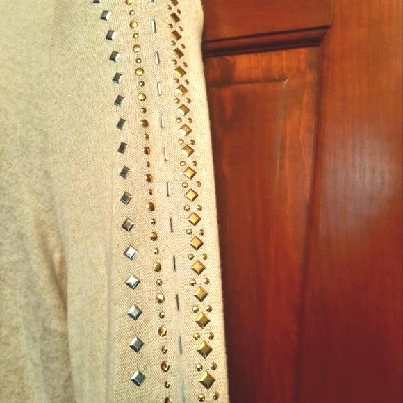 Soft Cream Long Sleeve Top - Picture 4 of 8